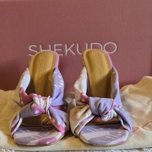 Shekudo Women's Purple and Pink Knotted Sandals